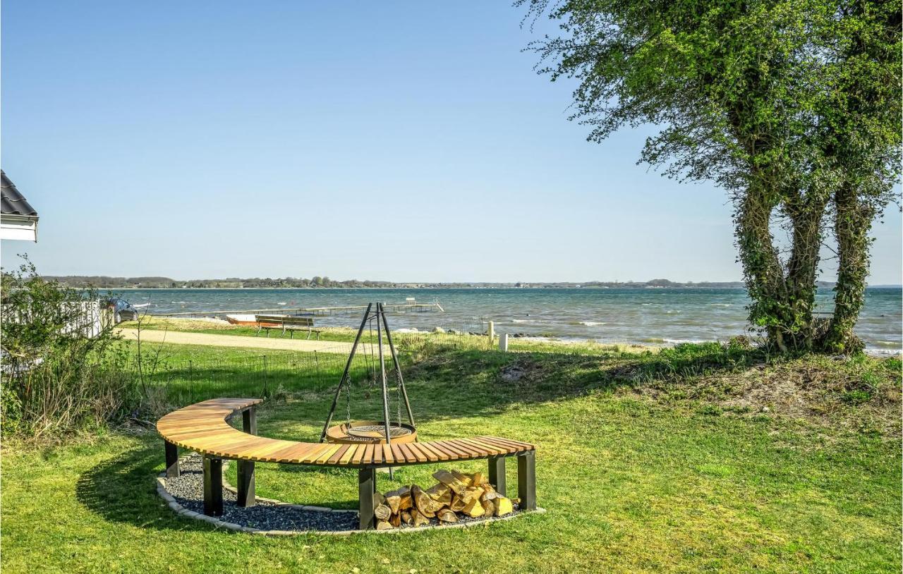 Beach Front Home In Sjolund With Kitchen Eksteriør bilde