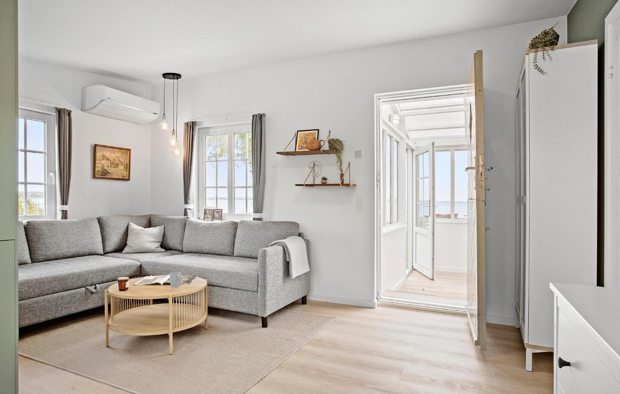 Beach Front Home In Sjolund With Kitchen Eksteriør bilde
