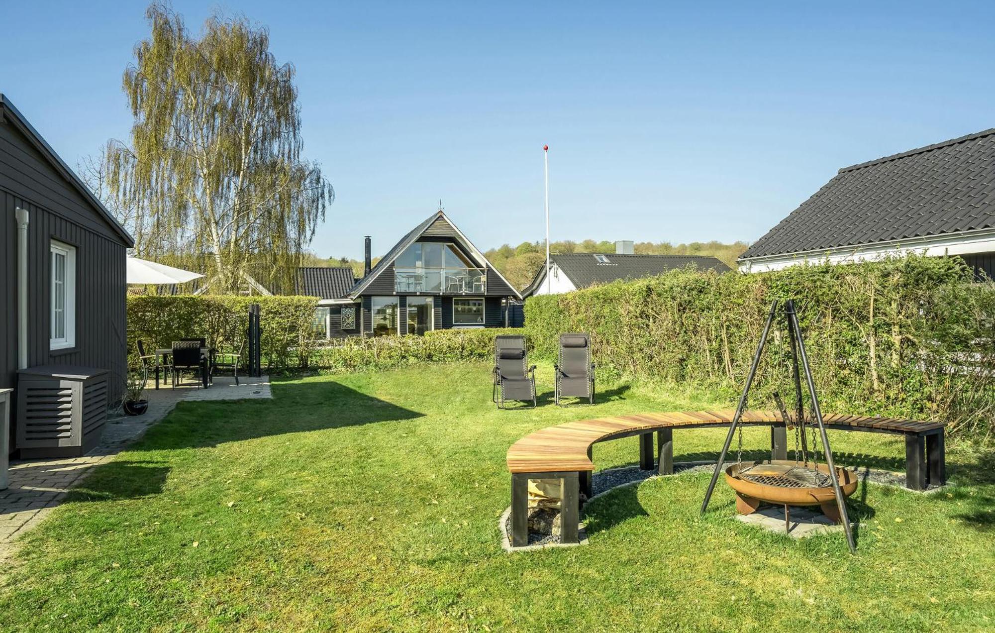 Beach Front Home In Sjolund With Kitchen Eksteriør bilde