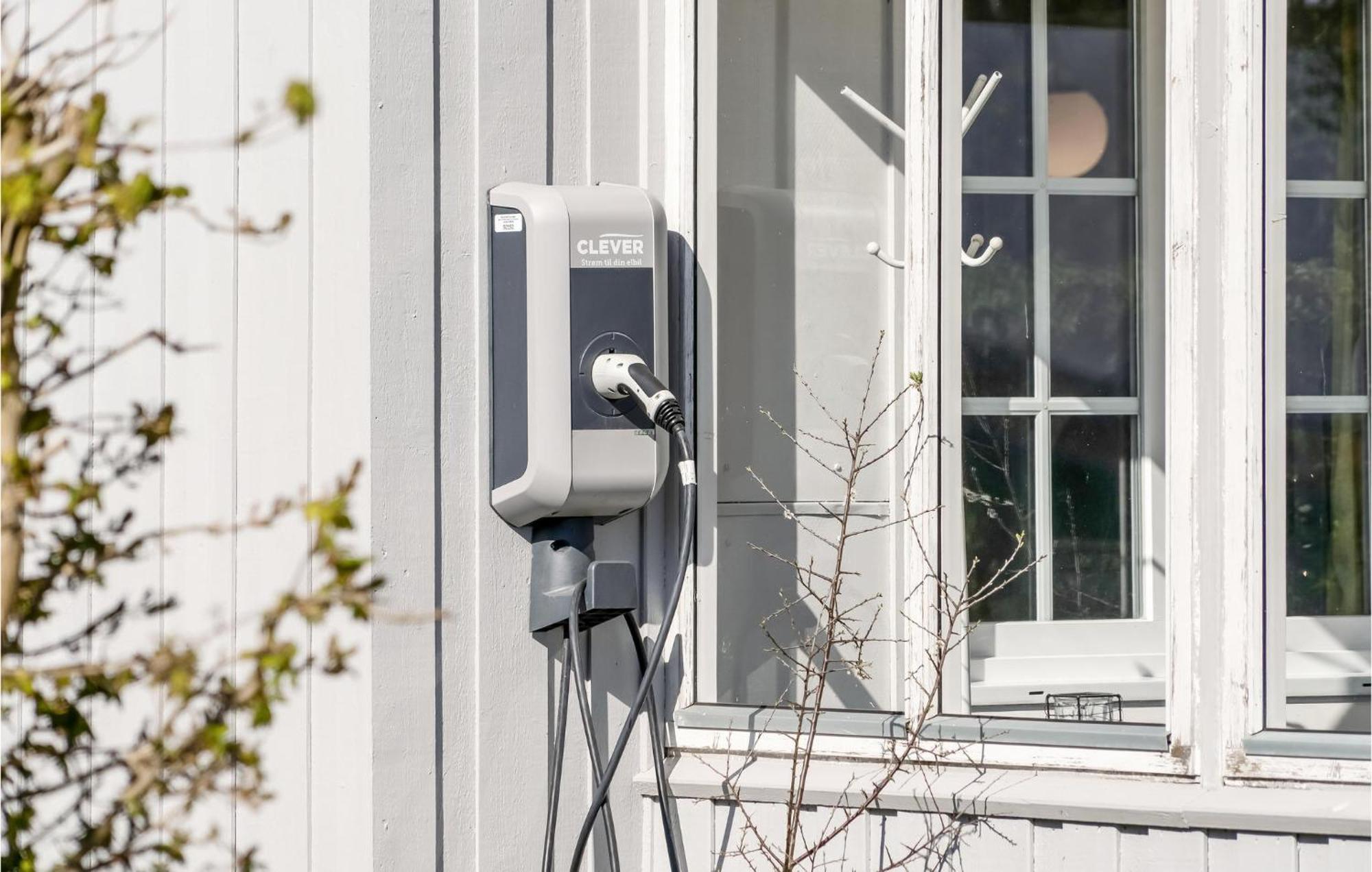 Beach Front Home In Sjolund With Kitchen Eksteriør bilde