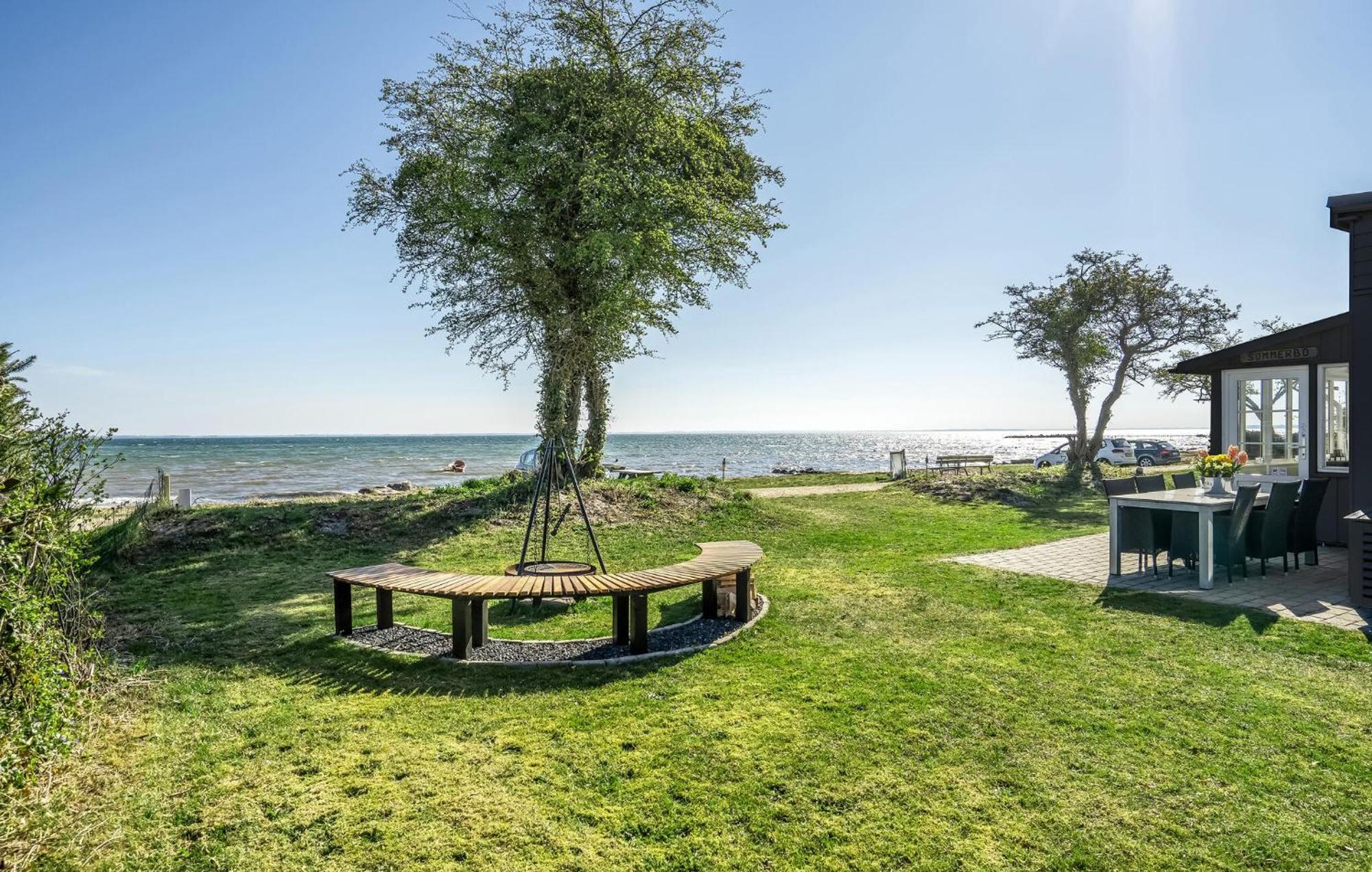 Beach Front Home In Sjolund With Kitchen Eksteriør bilde